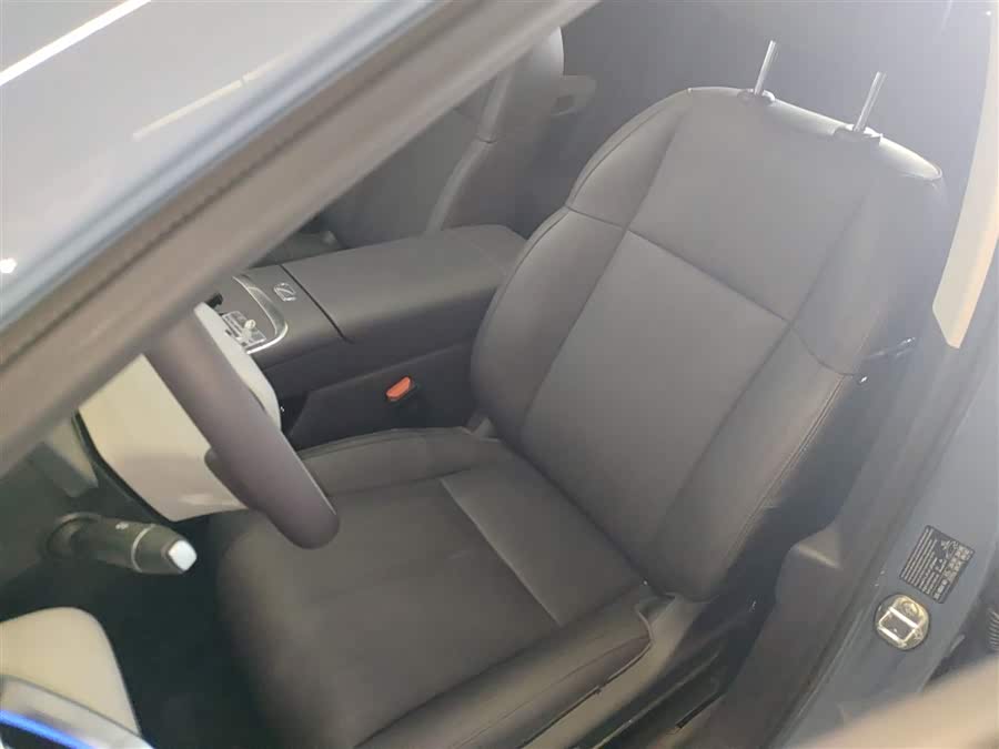 零跑汽车 零跑B01 2025 汽车图片 #16