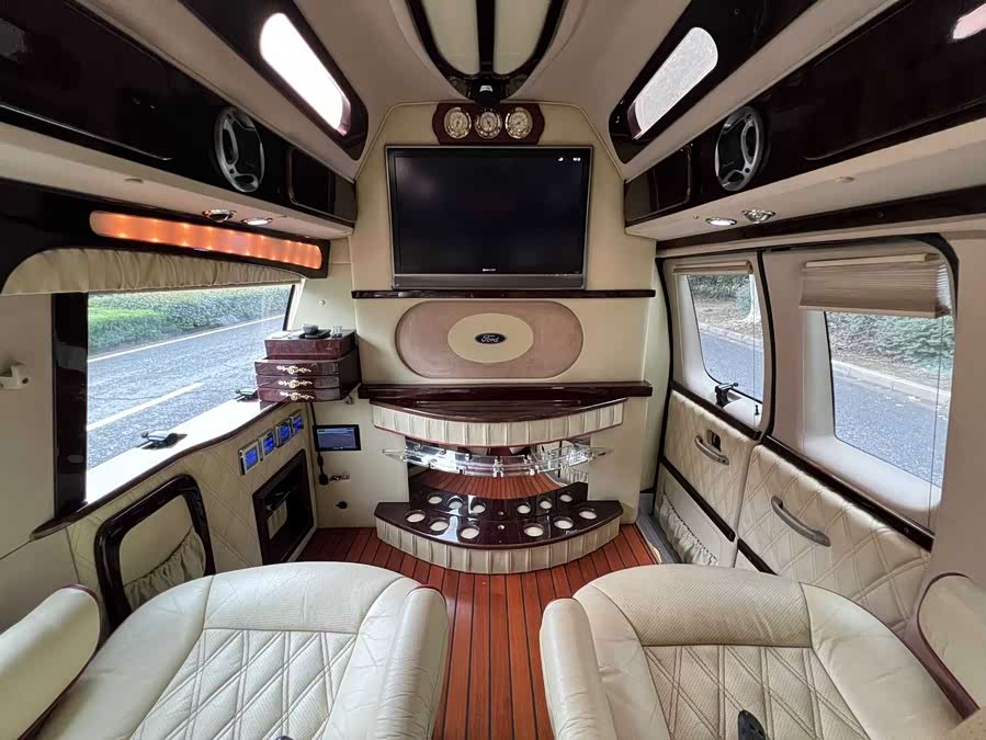 Ford E350 2010 imagen de coche #16