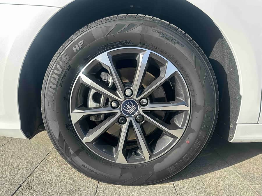 BYD Qin Plus 2023 #16 BYD Qin Plus 2023 car image #16
