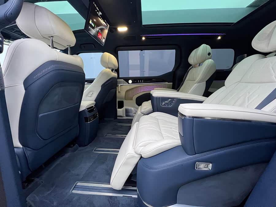 Zeekr 009 2024 imagen de coche #16