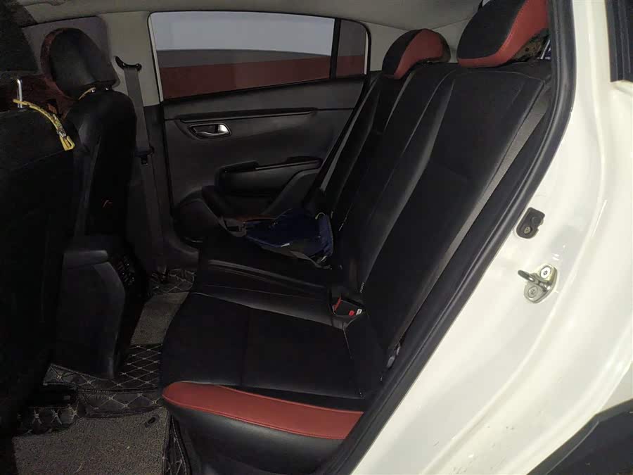 Kia Rio Cross 2018 car image #16