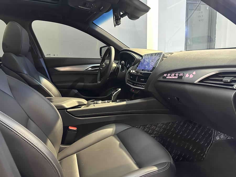 2020 car image #16