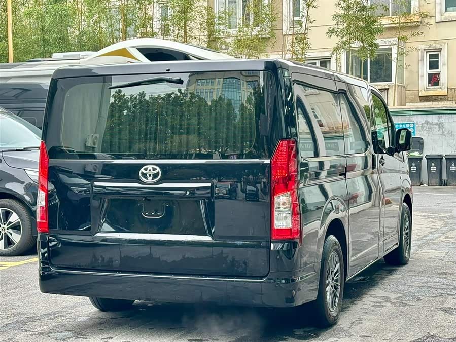 Toyota 2025 car image #16