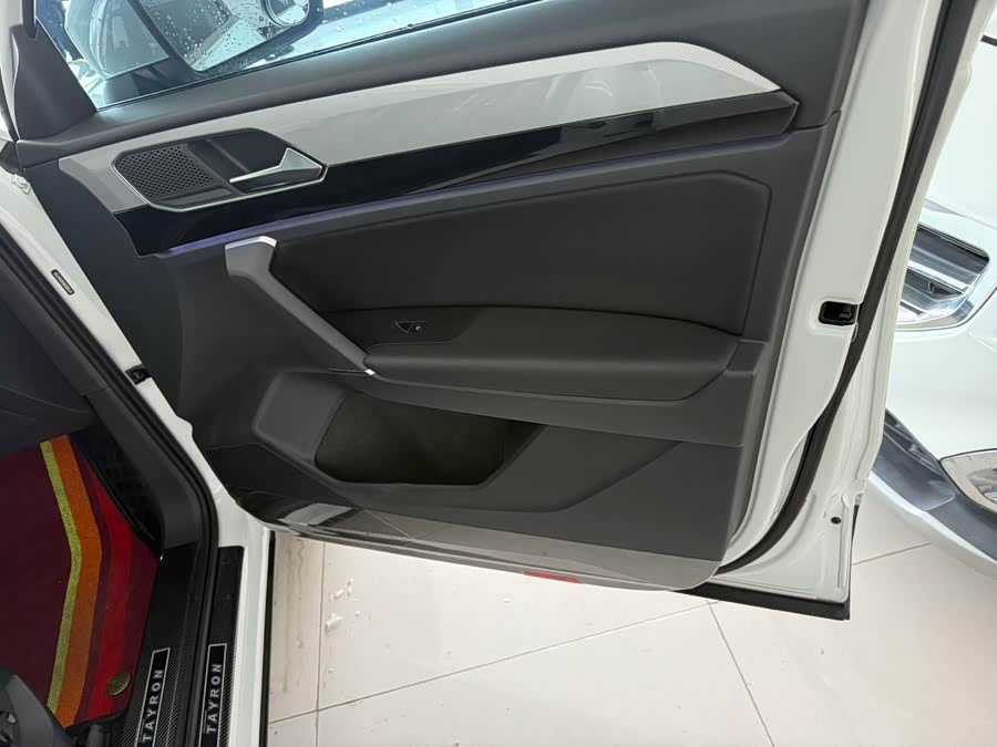 Volkswagen Tayron 2021 car image #16