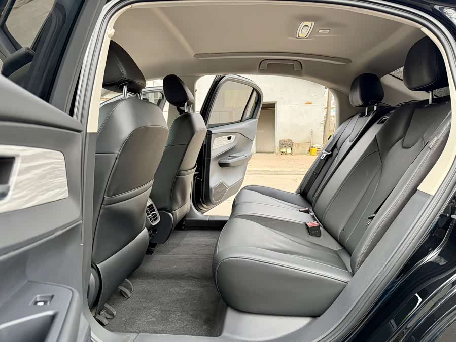 HongQi E-QM5 2024 car image #16