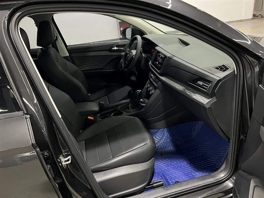 Volkswagen Tharu 2021 car image #16