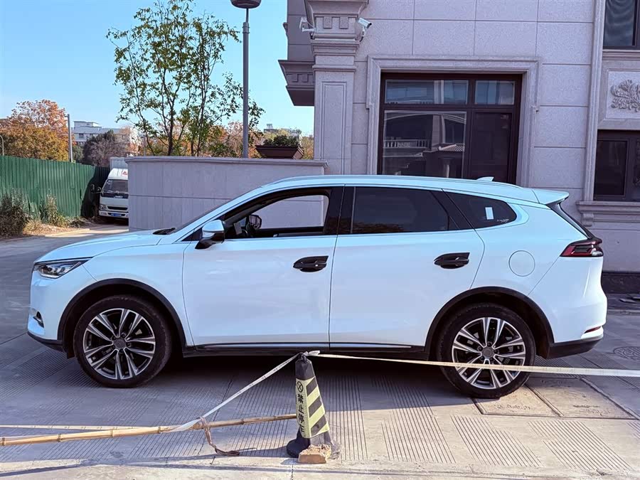 BYD Tang 2018 car image #16