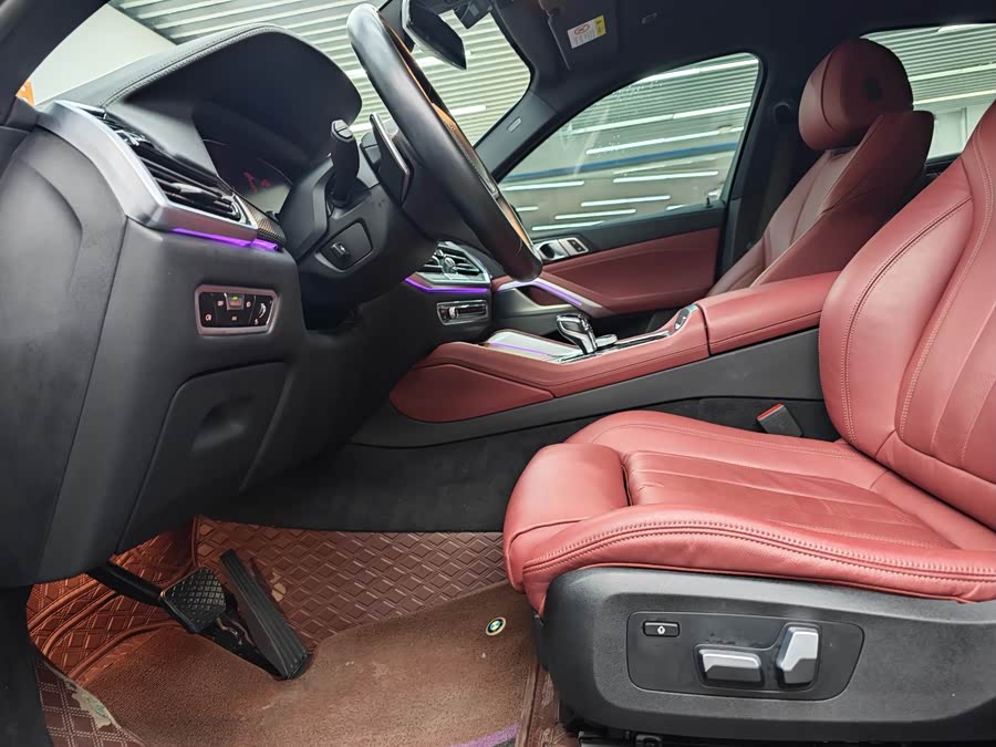 BMW X6 2022 car image #16