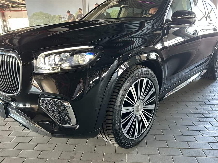 Mercedes-Benz Maybach GLS 2024 car image #16