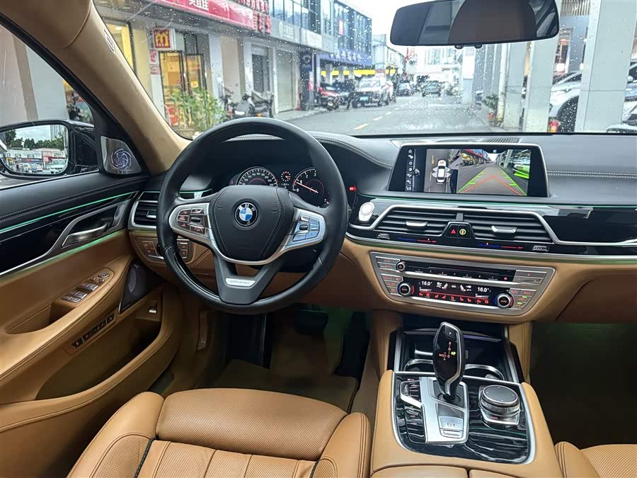 BMW 7 Series 2017 car image #16
