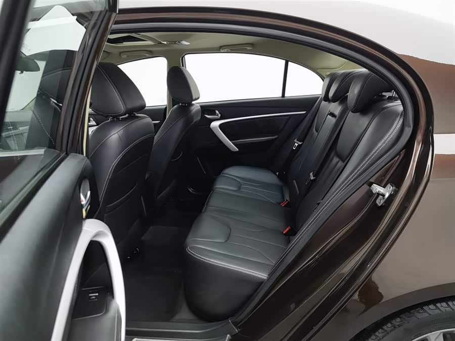GEELY Emgrand 2017 car image #16