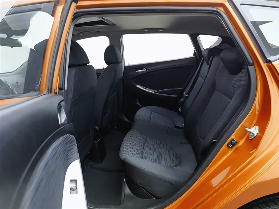 Mazda Reina Hatchback 2014 car image #16