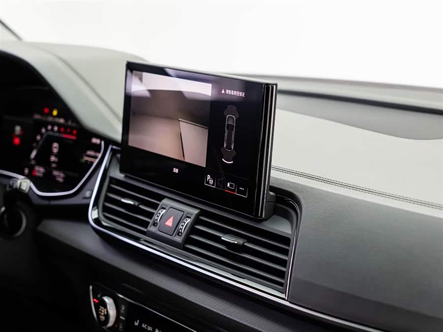 Audi Q5L 2022 car image #16