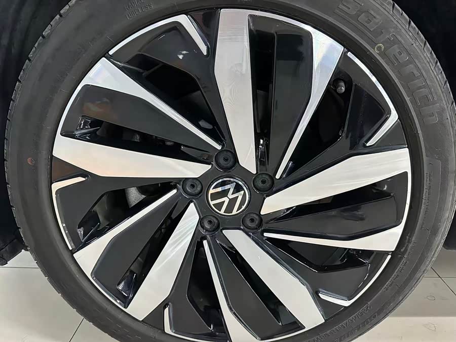 Volkswagen Passat 2024 car image #16