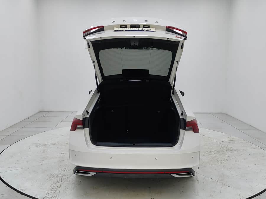 Skoda Octavia 2022 car image #16