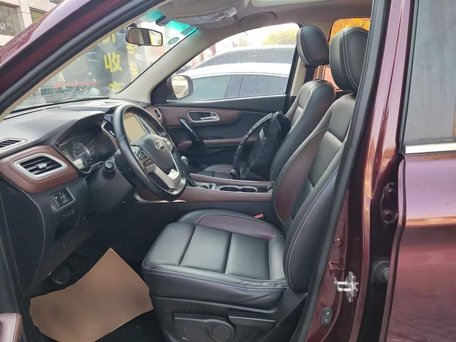 SWM X7 2017 صورة سيارة #16