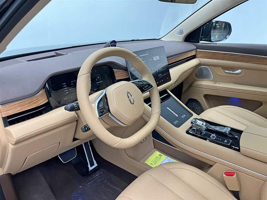 2025 car image #16