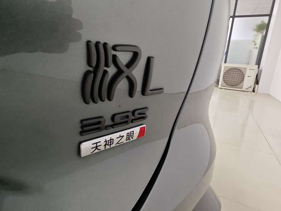 BYD HanL 2025 #16 BYD HanL 2025 car image #16