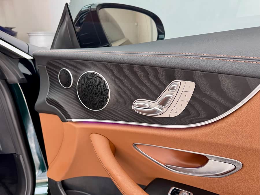 Mercedes-Benz E Class (Imported) 2020 immagine di auto #16