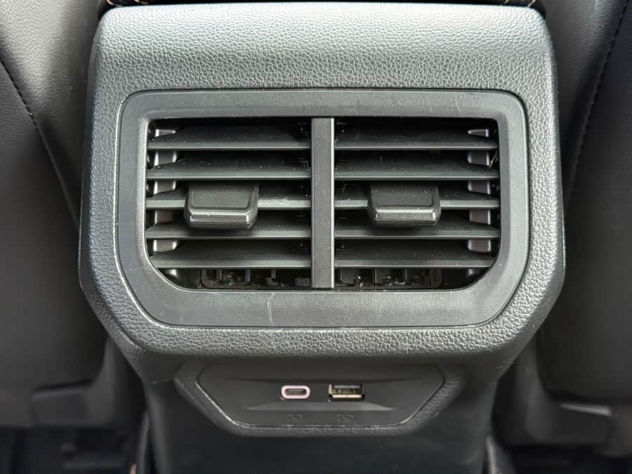 Volkswagen Lavida 2020 car image #16