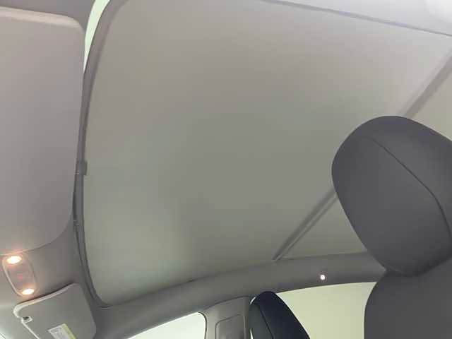 Tesla Model Y 2022 #16 Tesla Model Y 2022 car image #16