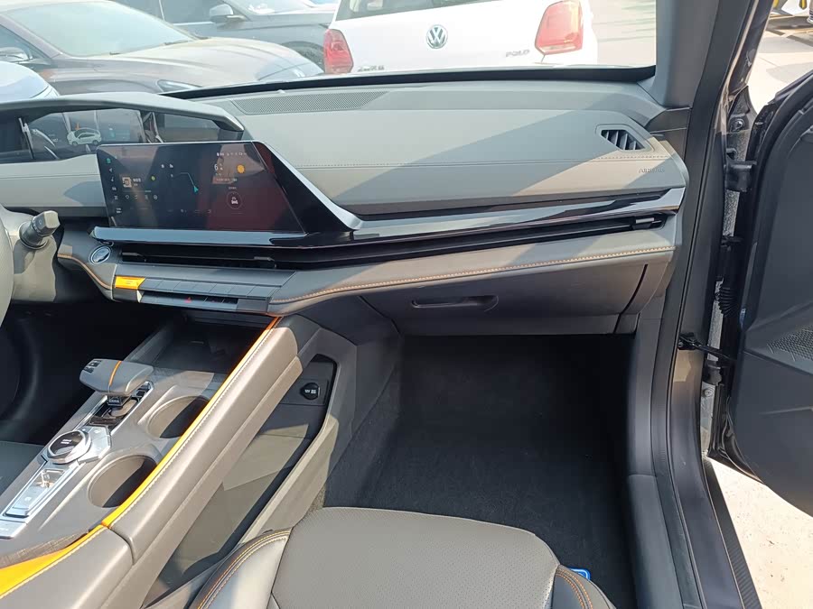 Changan UNI-V 2022 #16 Changan UNI-V 2022 car image #16