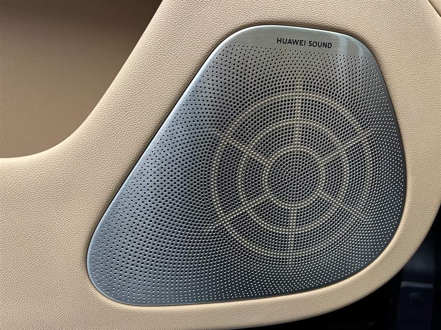2025 car image #16