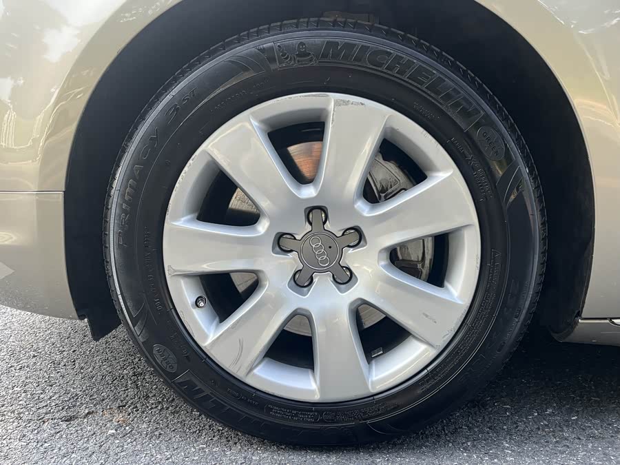 Audi A8 2014 car image #16