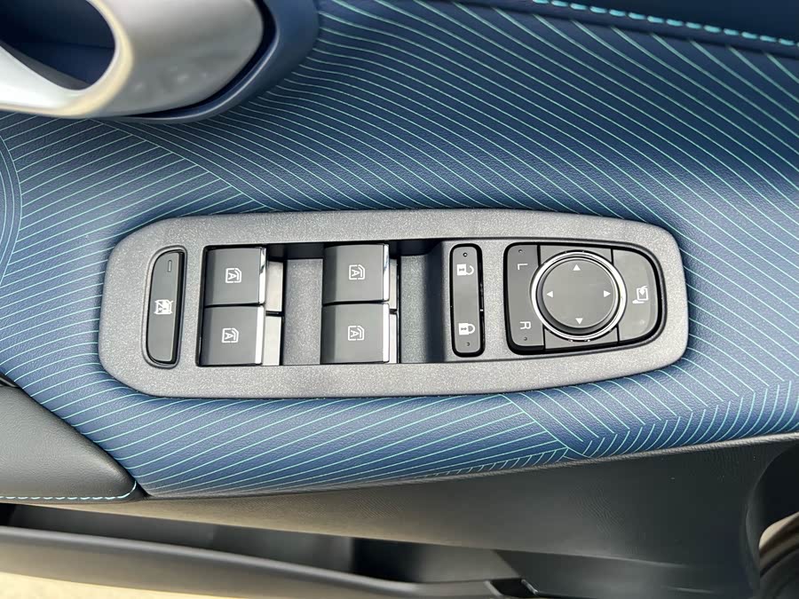 GAC Trumpchi GS3 2025 #16 GAC Trumpchi GS3 2025 car image #16