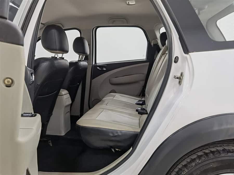 Forthing JOYEAR X3 2016 изображение автомобиля #16