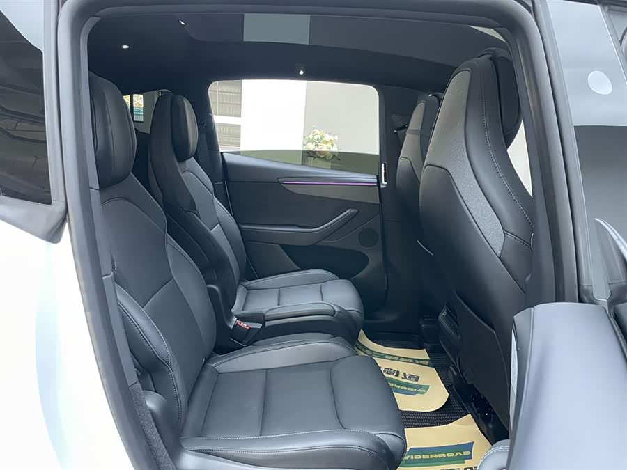 特斯拉 Model Y L 2025 汽车图片 #16