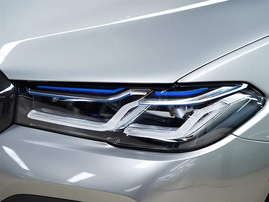 BMW M5 2022 صورة سيارة #16