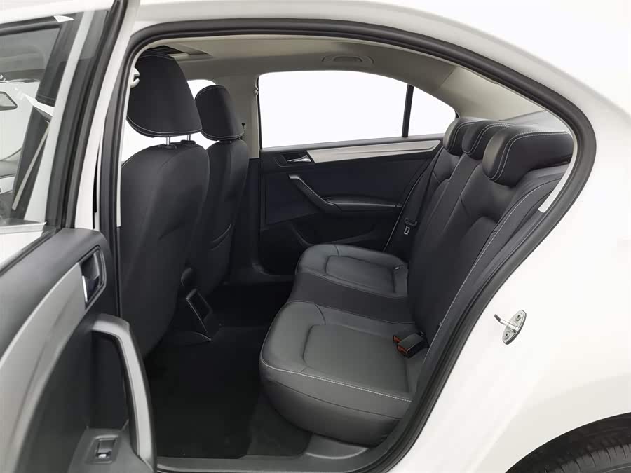 Skoda Rapid 2021 car image #16