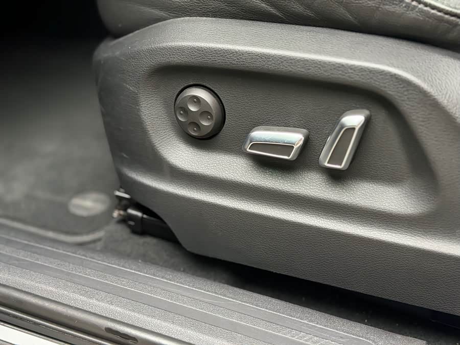 Audi Q5 2018 изображение автомобиля #16