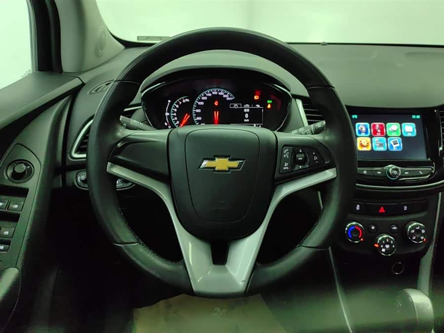 Chevrolet Tracker 2017 car image #16