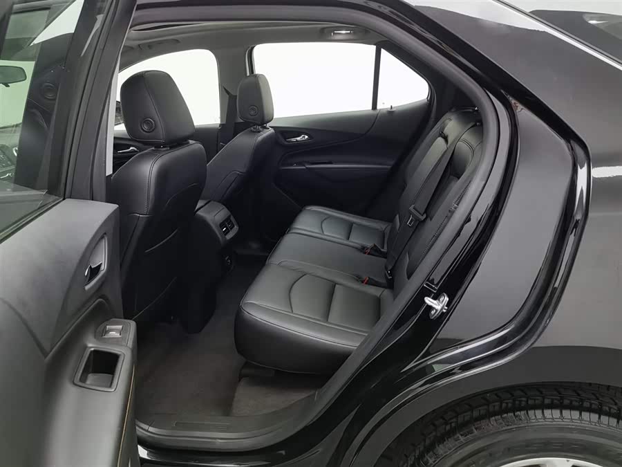 Chevrolet Equinox 2020 car image #16