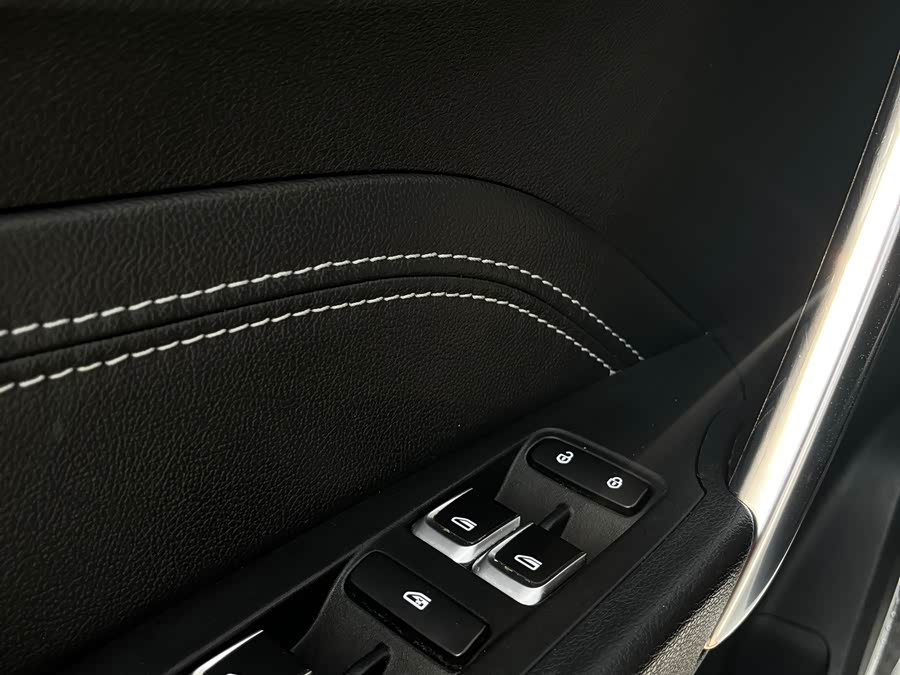 Vision X3 2018 car image #16