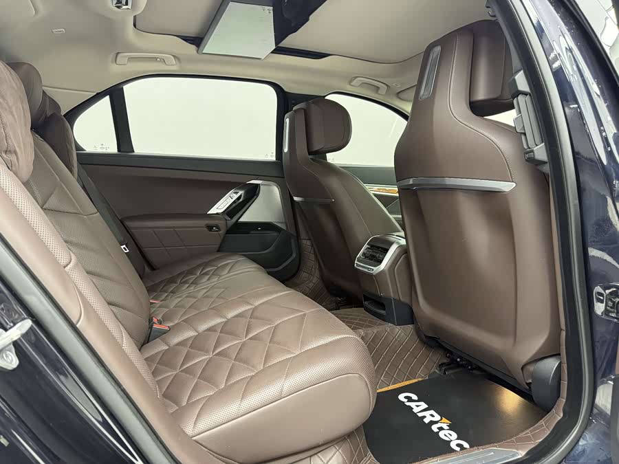 BMW 7 Series 2023 #16 BMW 7 Series 2023 car image #16