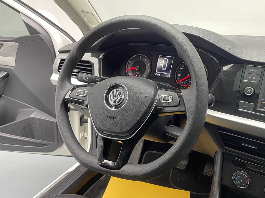 Volkswagen Lavida 2020 car image #16
