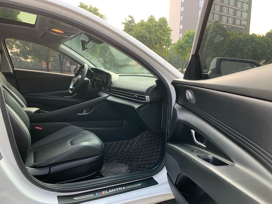 Hyundai Elantra 2022 car image #16