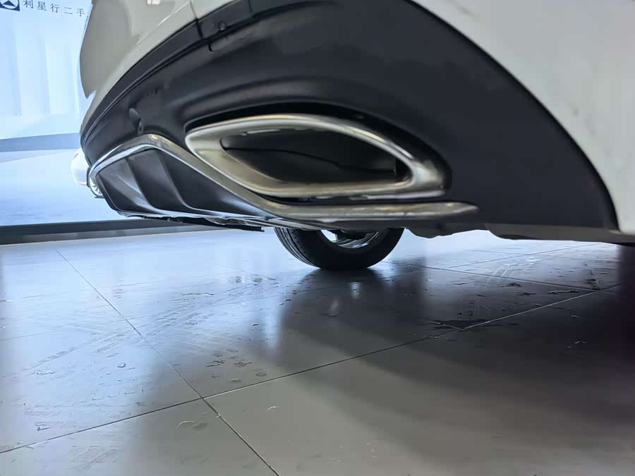 Mercedes-Benz C Class 2019 car image #16