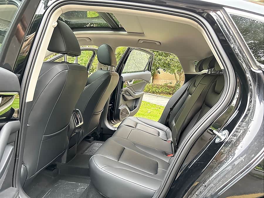 2023 car image #16