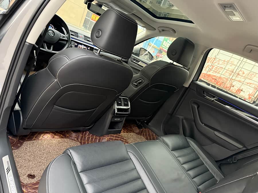 Skoda Superb 2019 #16 Skoda Superb 2019 car image #16