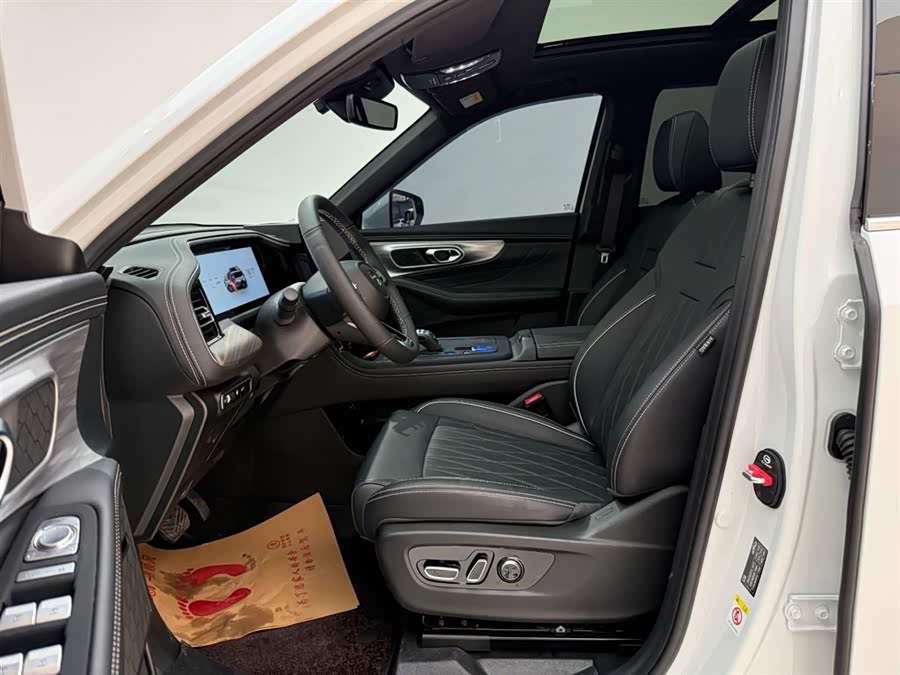 GAC Trumpchi GS8 2025 #16 GAC Trumpchi GS8 2025 car image #16