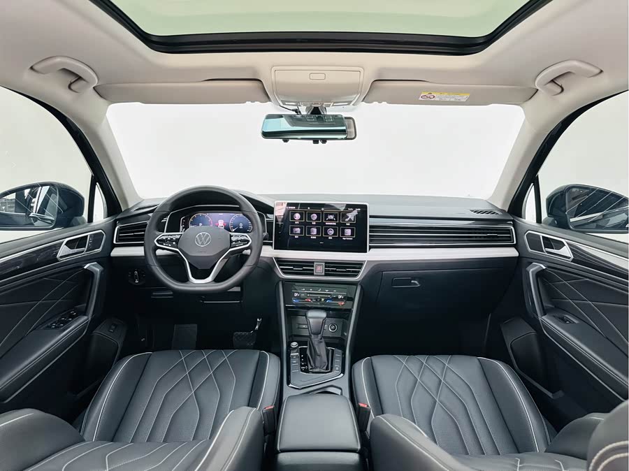 Volkswagen Tiguan L 2021 car image #16