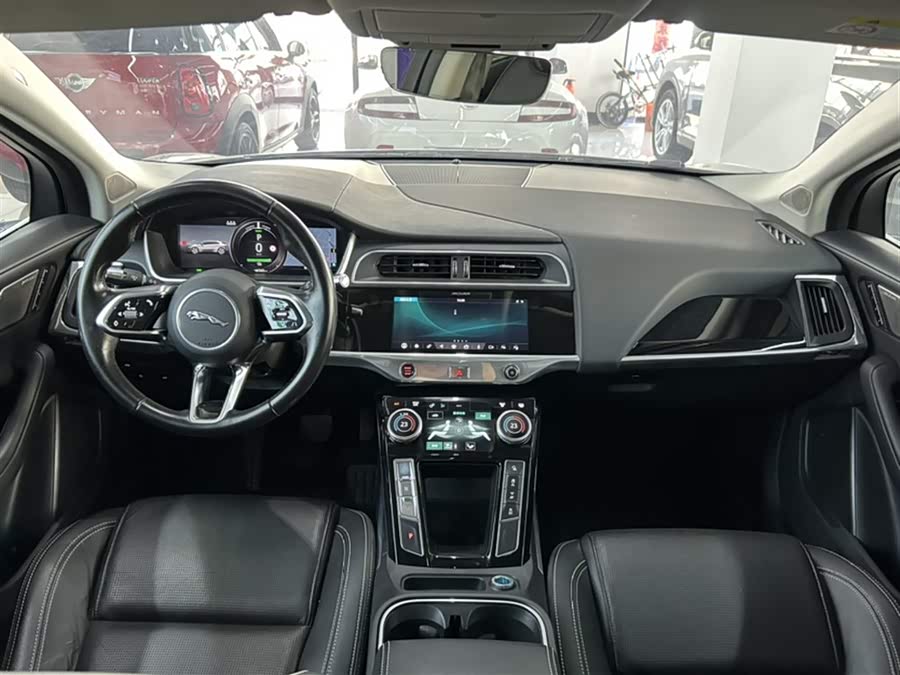 2019 car image #16