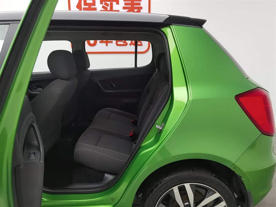 Skoda Fabia 2014 изображение автомобиля #16