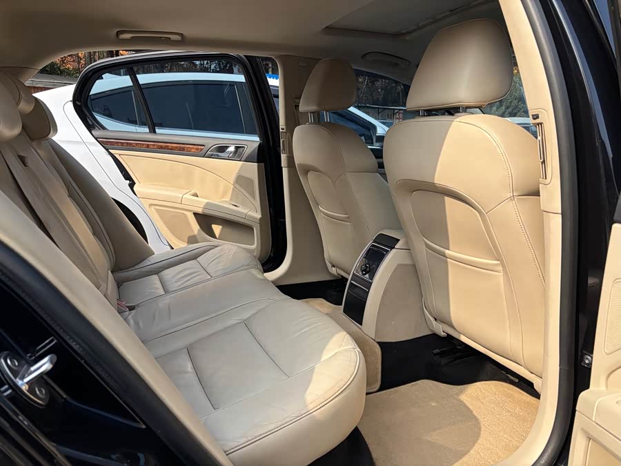 Skoda Superb 2013 car image #16