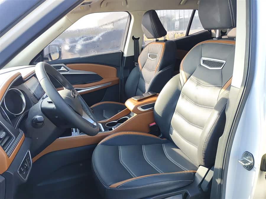 众泰 众泰T300 2018 汽车图片 #16