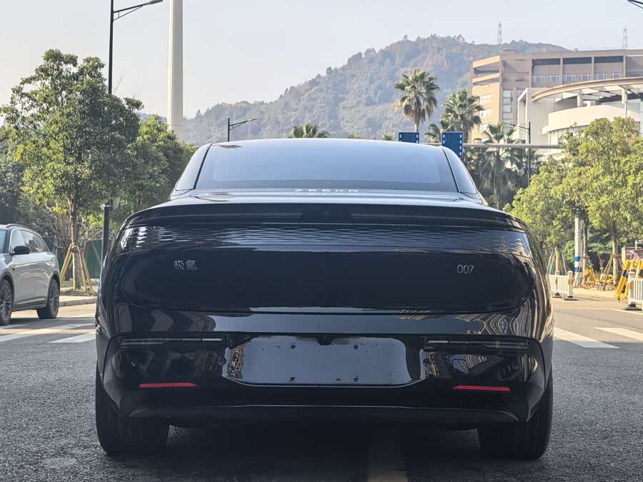 极氪 极氪007 2024 汽车图片 #16